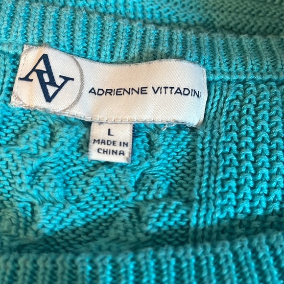 Adrienne Vittadini Short Sleeve Tunic Size Large. Gentle Used Condition - Picture 4 of 5